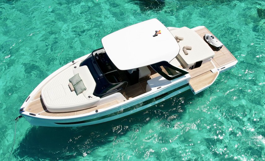 Cranchi A32 - Ibiza Boat Experience