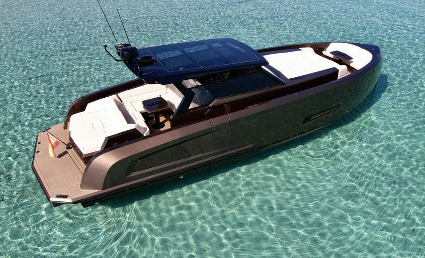 Vanquish VQ45 - Ibiza Boat Experience